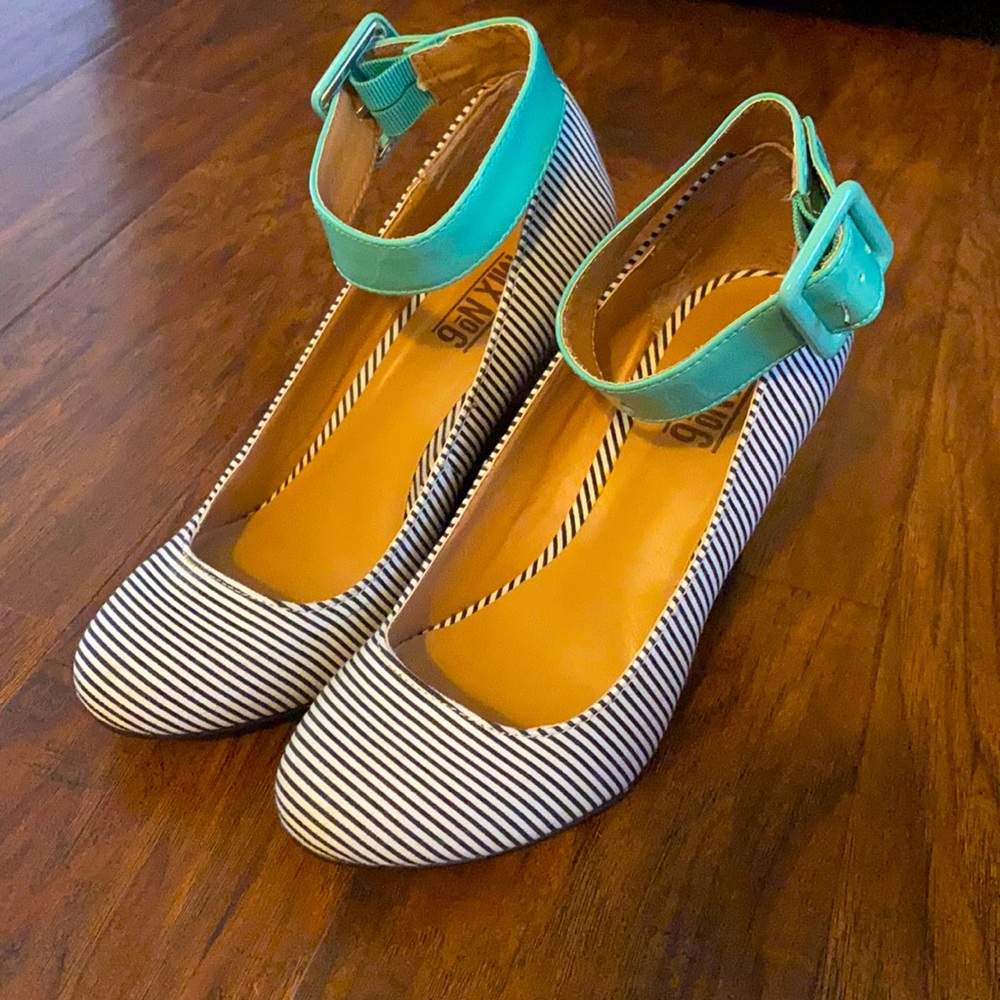 Cute wedge shoes!!